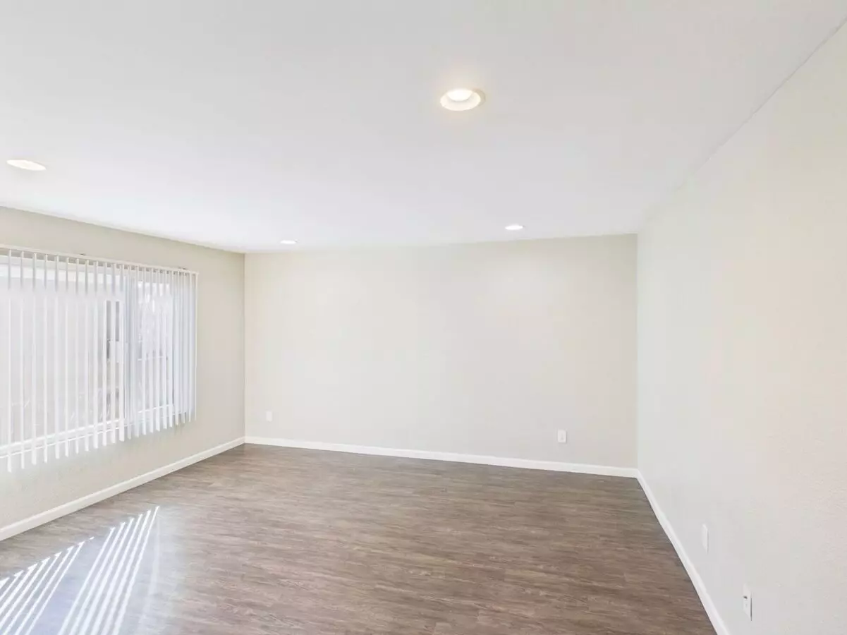 2 Bedroom / 2 Bathroom Apartment In North Park photo 4