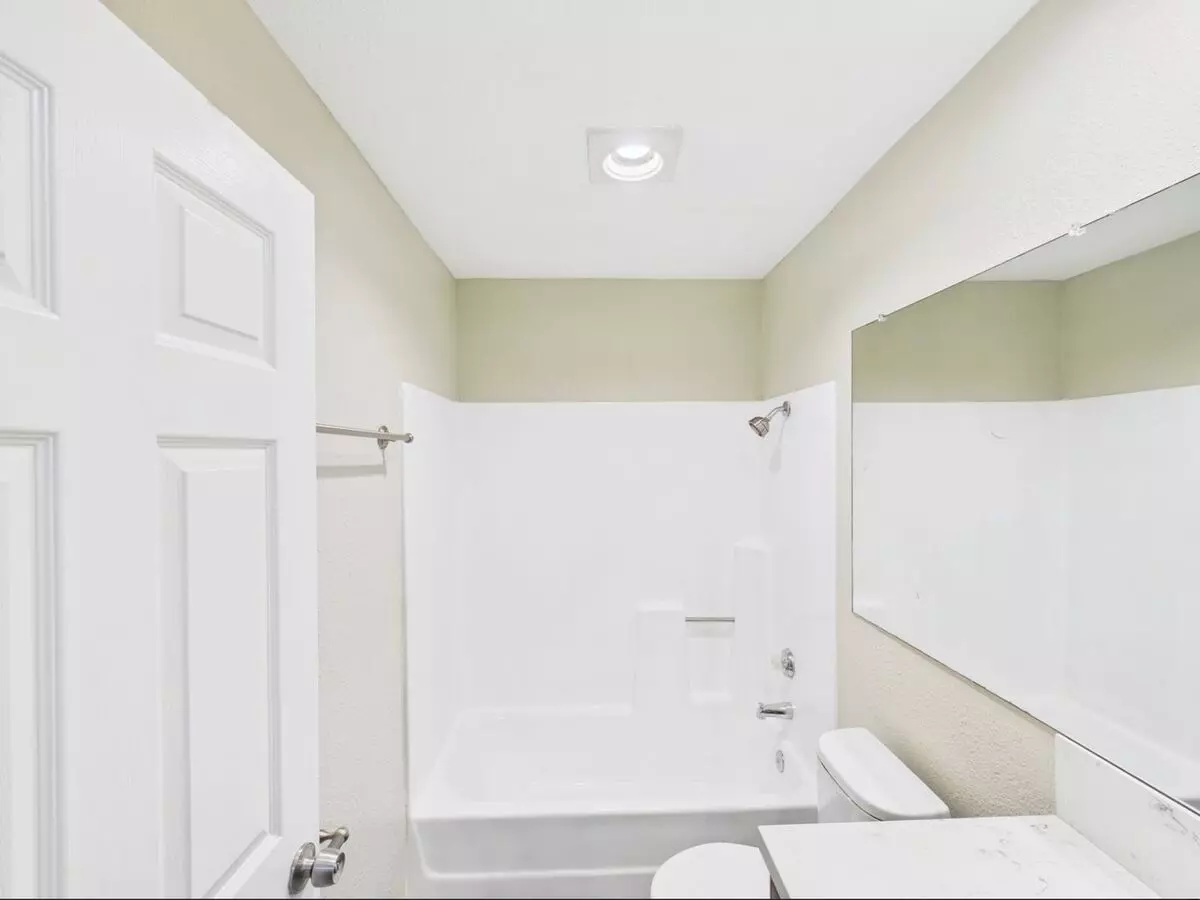 2 Bedroom / 2 Bathroom Apartment In North Park photo 5