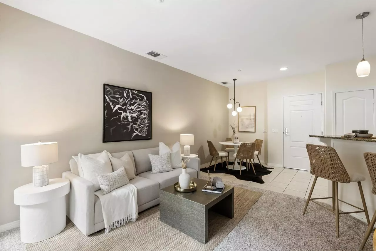 1bd/1ba Condo photo 3