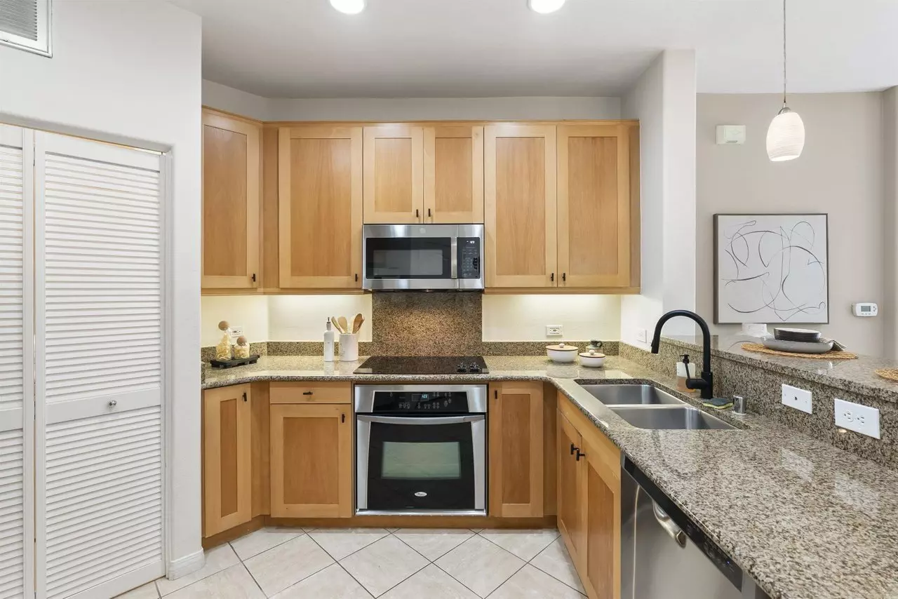 1bd/1ba Condo photo 5