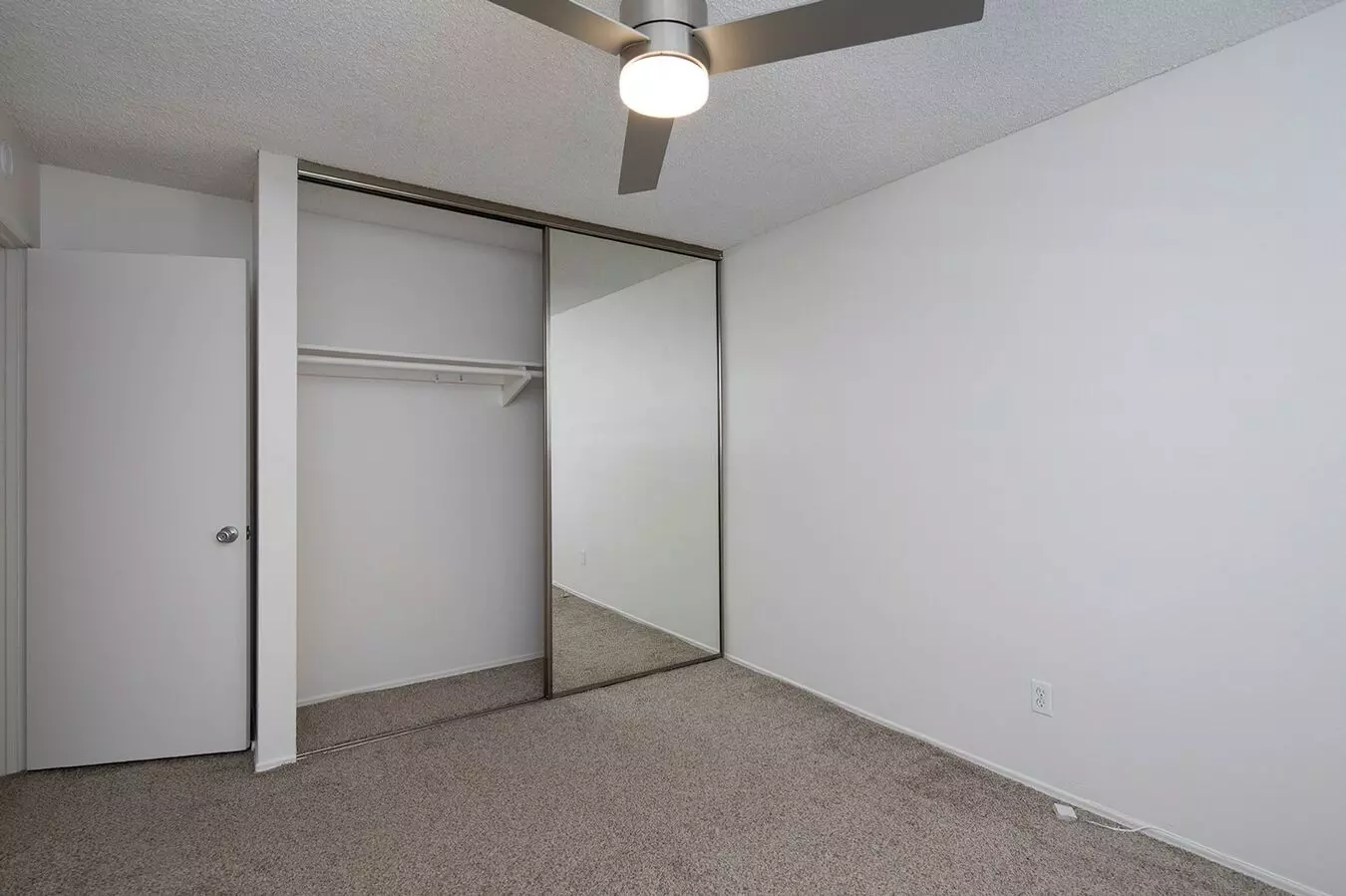 Albatross Apartments photo 5