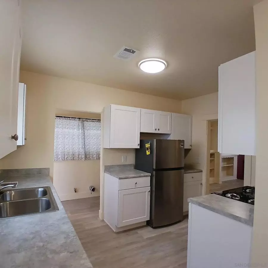 4319 Swift Ave photo 5