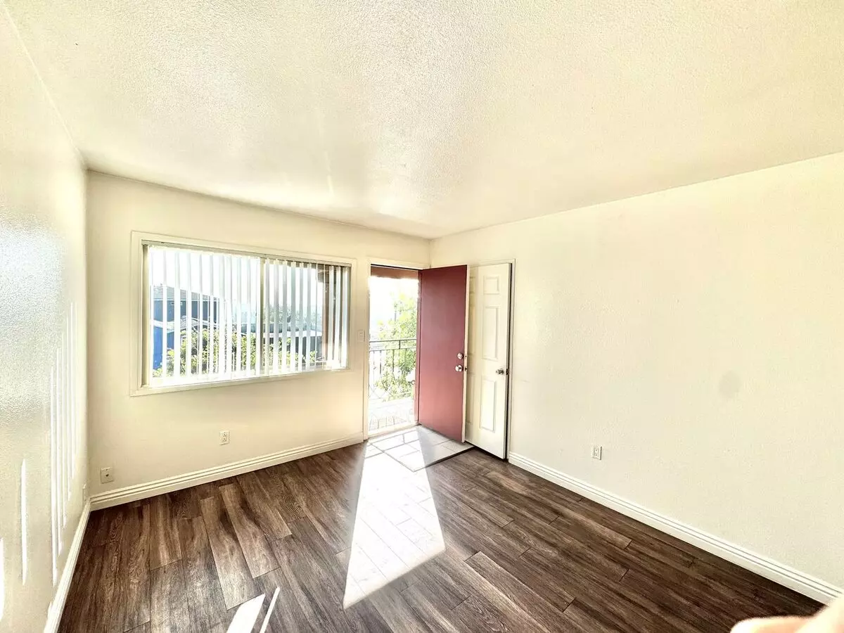 4750-4772 Thorn Street photo 2