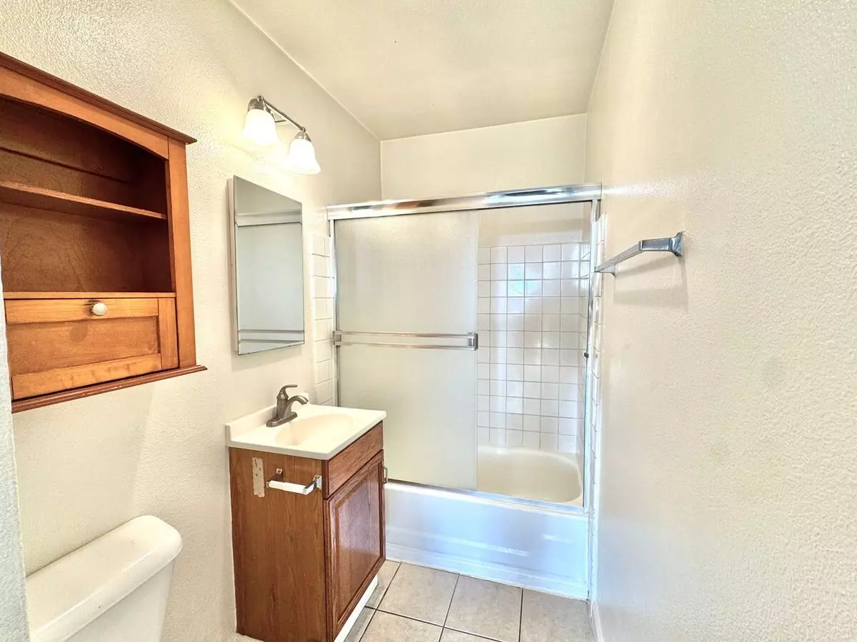 4750-4772 Thorn Street photo 5