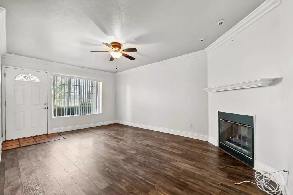 4779 Seminole Dr photo 2