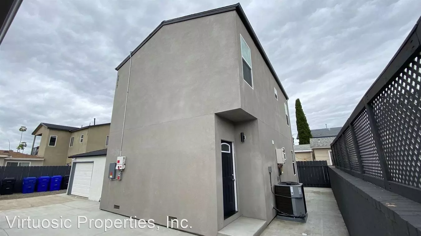 4815 &amp;amp; 4817 62nd St. photo 4