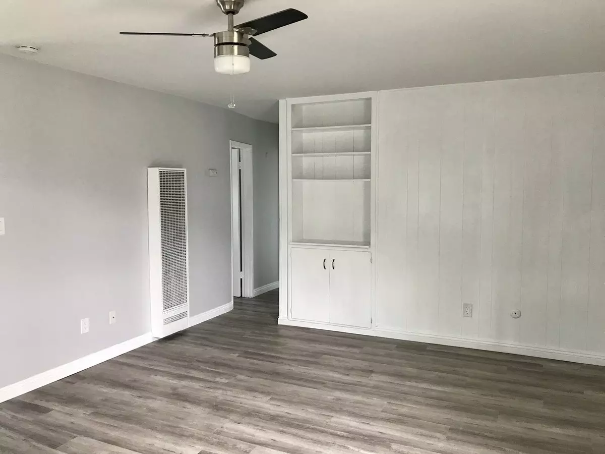 4471 48th St. photo 3
