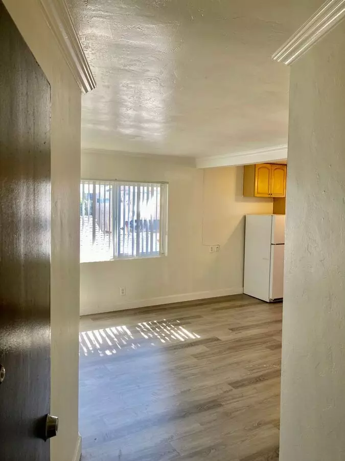 Studio In Pacific Beach Apartment Community photo 2