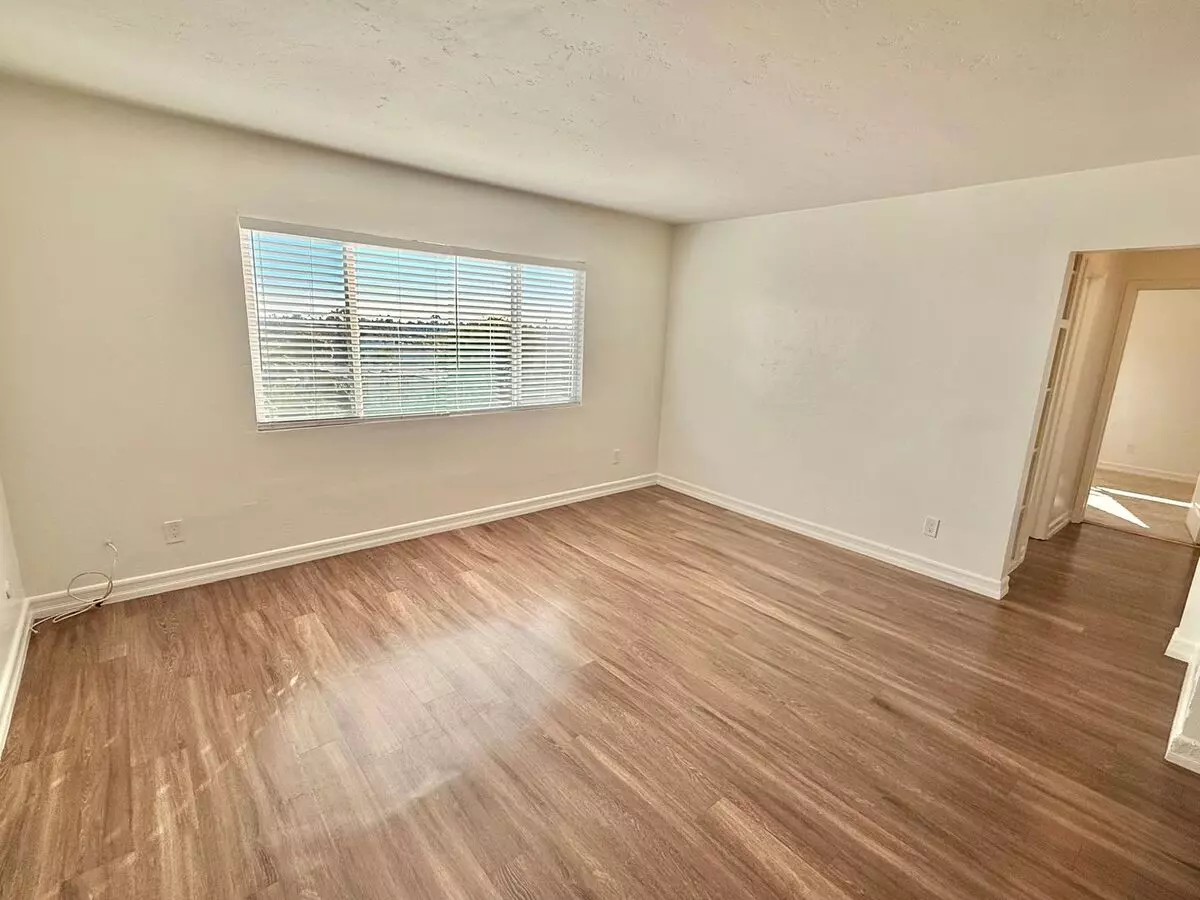 Newly Renovated Ground Floor Home photo 4