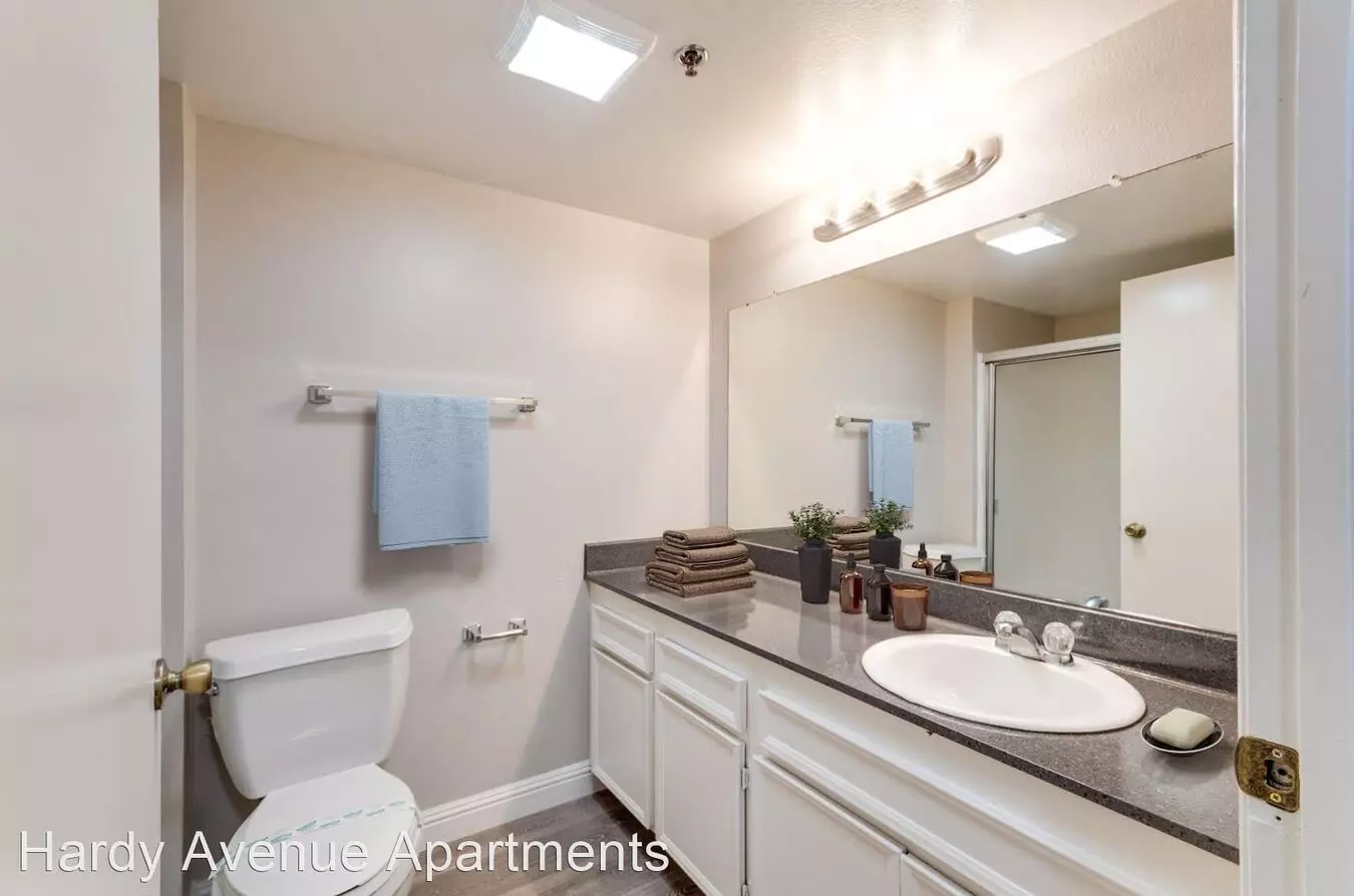 Hardy Avenue Apartments photo 2