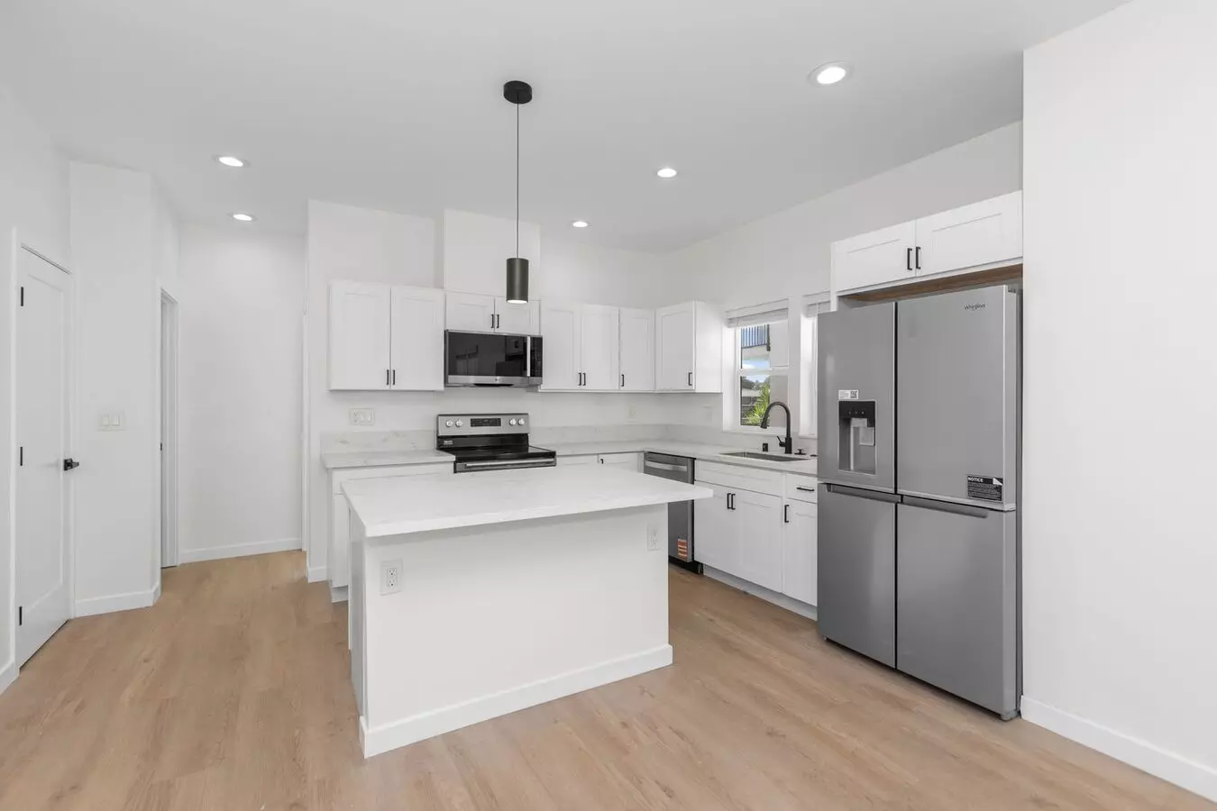 6413 Richard St photo 2