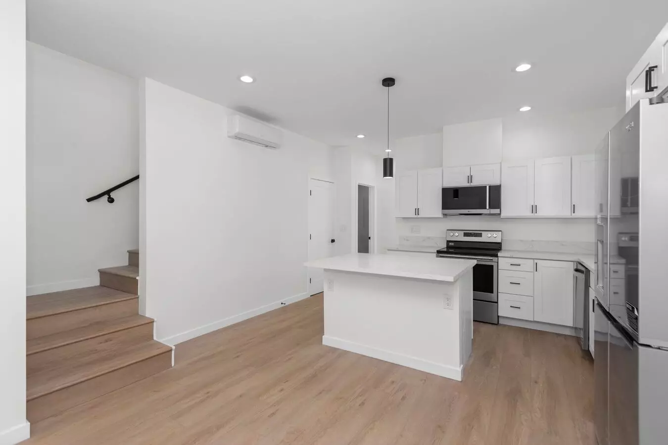 6413 Richard St photo 3