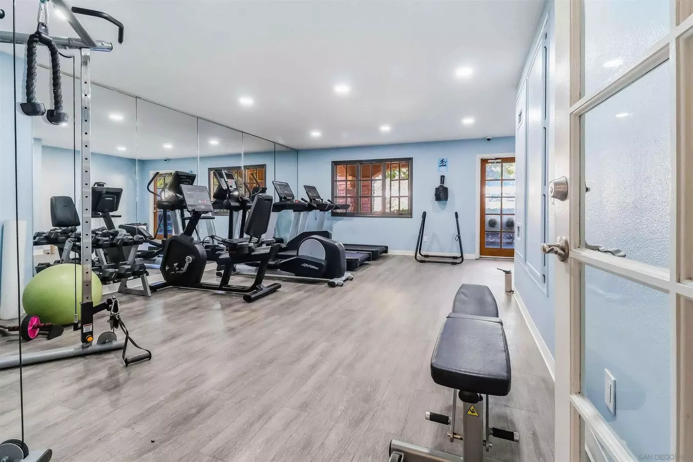 7160 Shoreline Dr San Diego, CA 92122 photo 3