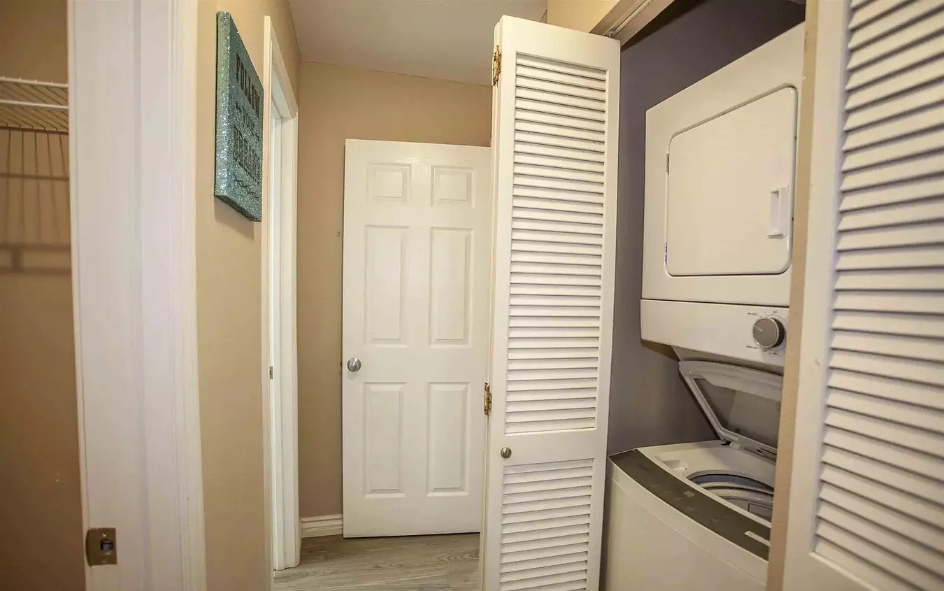 Upstairs Corner Unit In The Verano Complex photo 2