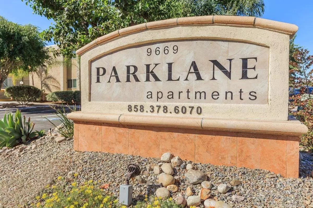 Parklane Apartments photo 2