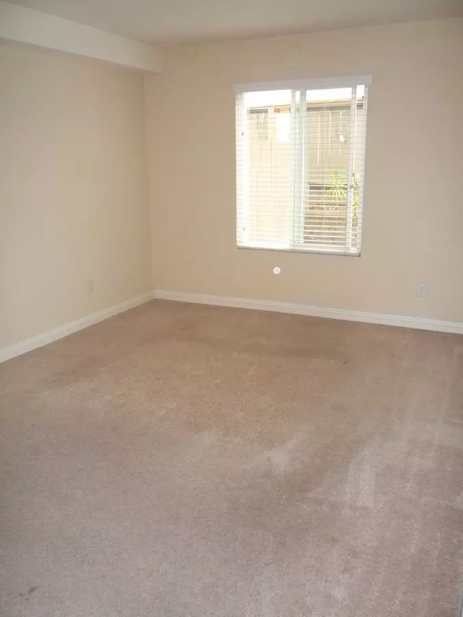 7750 Stalmer St San Diego, CA 92111 photo 2