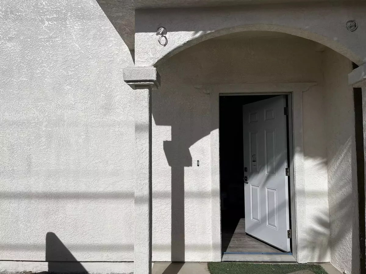6430 Osler St San Diego, CA 92111 photo 2