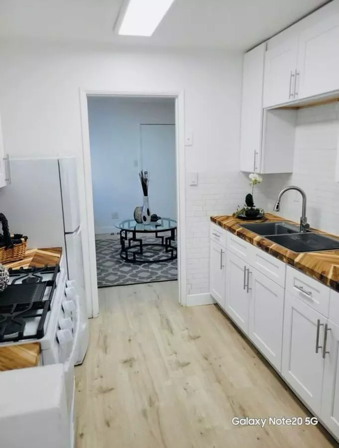 Free Rent Until 2026! Brand New" Cottage! 1-br + Den, Totally Remodeled! photo 1