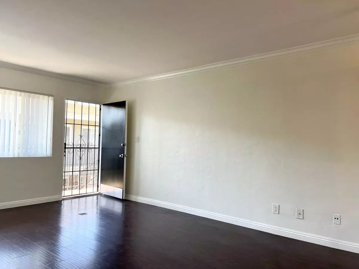 1971 1/2 Grand Avenue, San Diego, CA 92109 photo 5