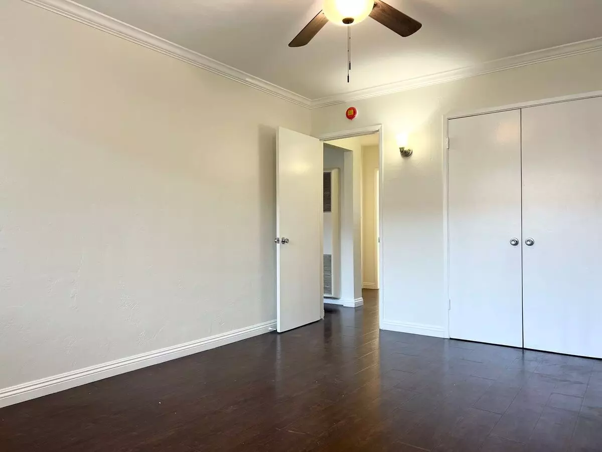 1971 1/2 Grand Avenue, San Diego, CA 92109 photo 4