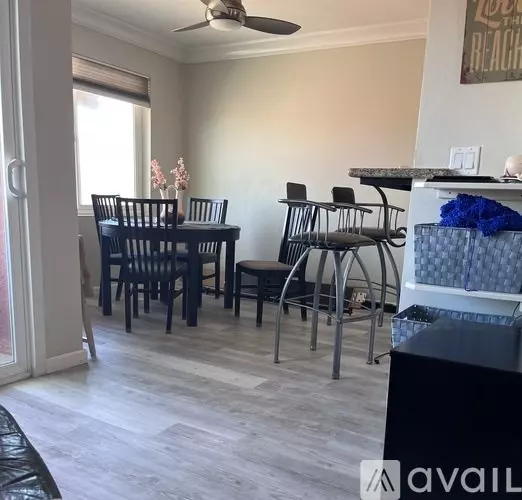 860 Turquoise St San Diego, CA 92109 photo 3