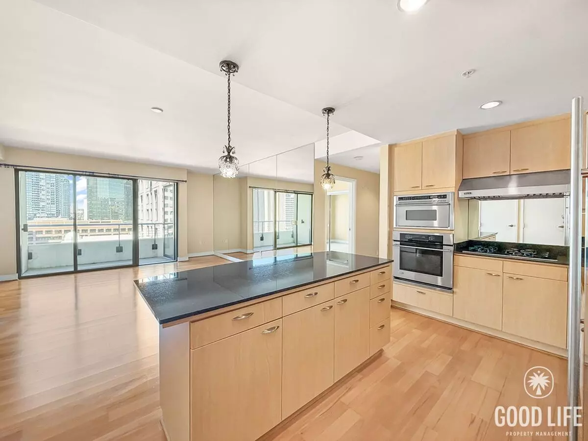 Downtown Luxury Living – 2B Condo With City Views! photo 3