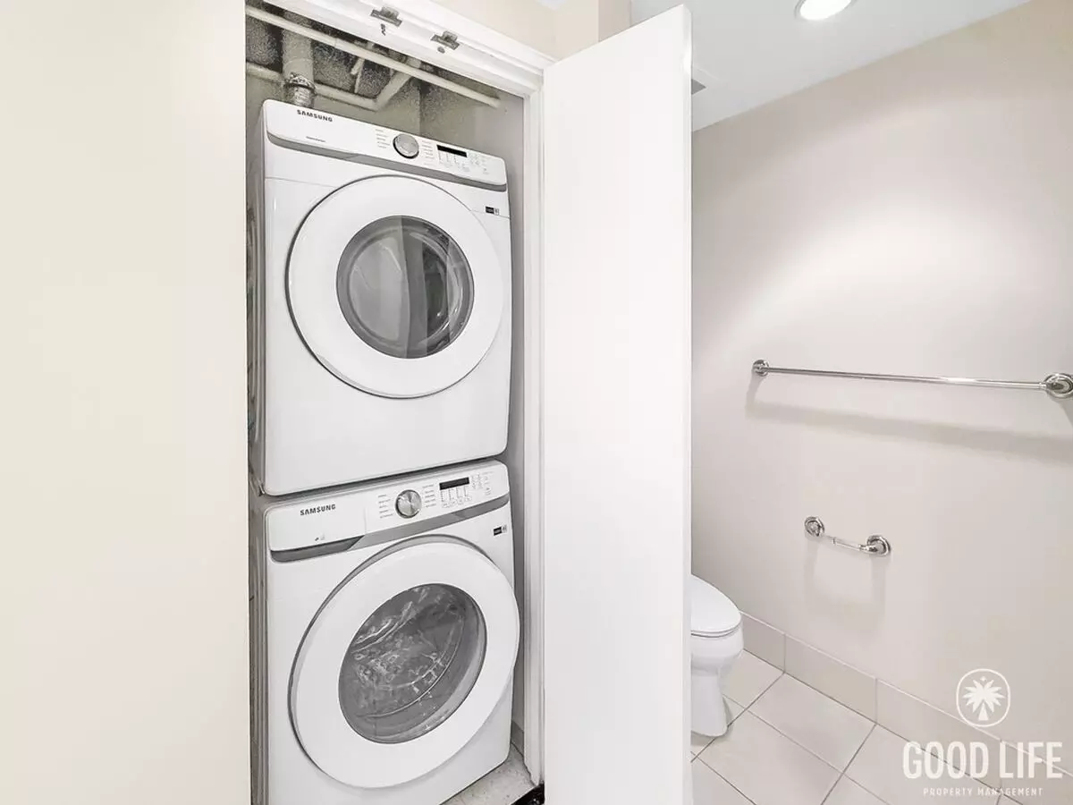 Downtown Luxury Living – 2B Condo With City Views! photo 5