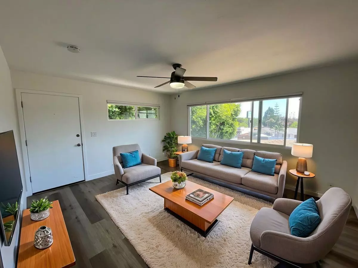 Garnet Ave photo 3