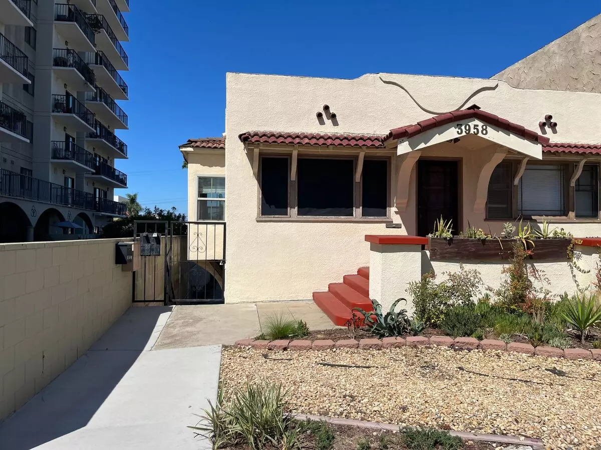 Hillcrest/North Park 2BR/1BA (or 1Br+Office) Craftsman Apartment photo 2