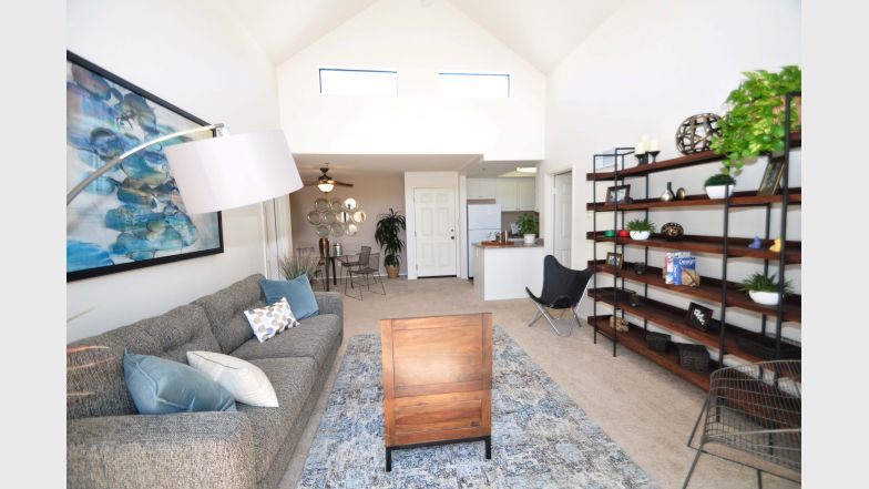 La Scala Apartment Homes photo 3