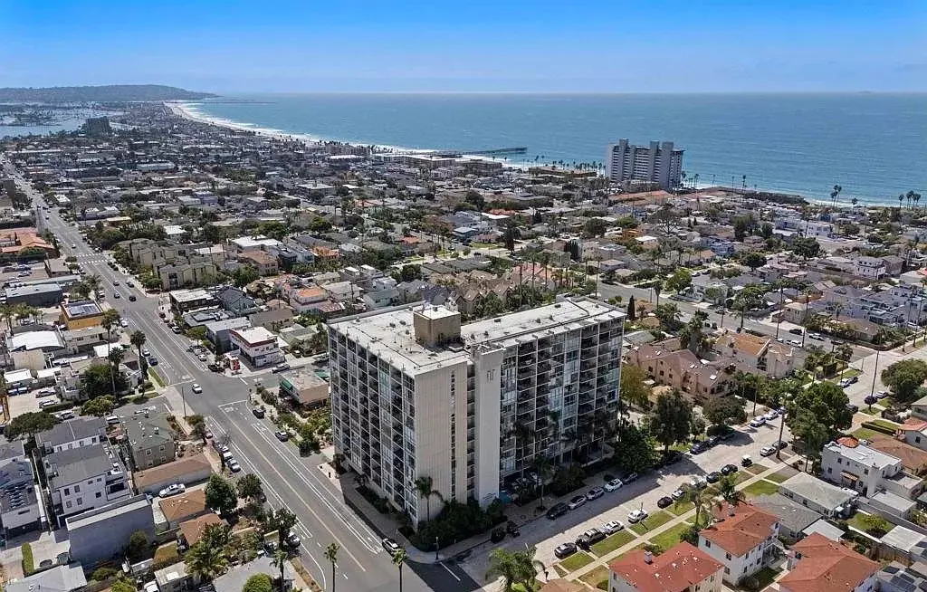 For Rent: 2 Bedroom, 2 Bathroom Apartment Available Now photo 5