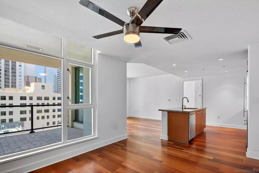 Luxury 1br / 1.5ba Condo | The Grande, Santa Fe Place photo 3