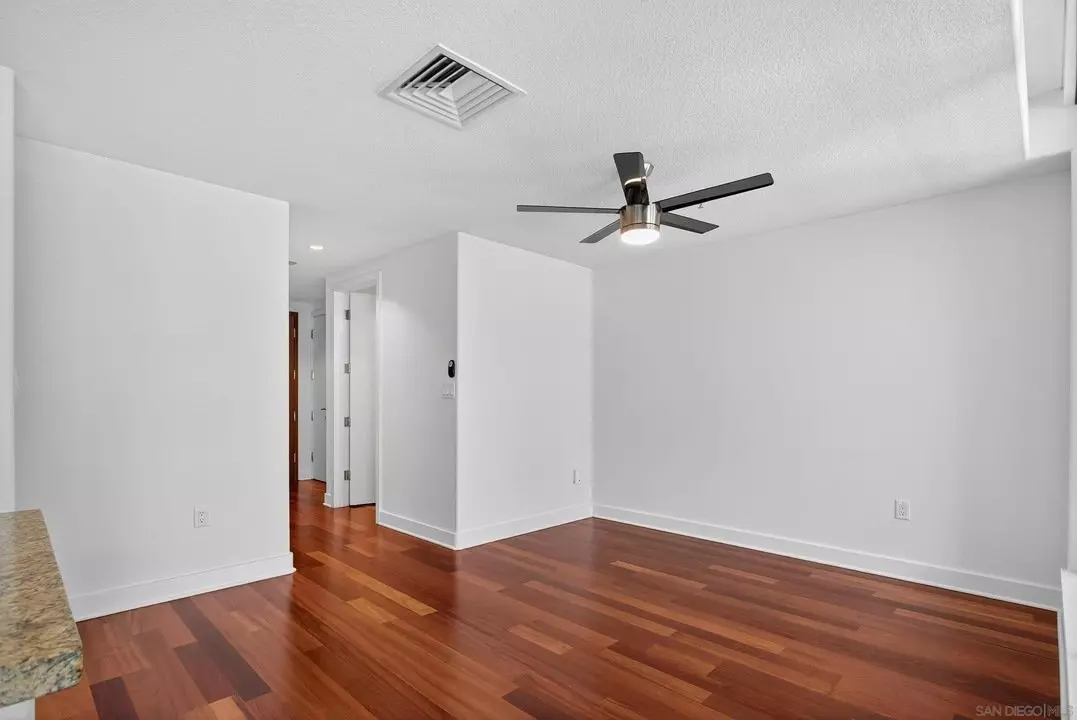 Luxury 1br / 1.5ba Condo | The Grande, Santa Fe Place photo 4
