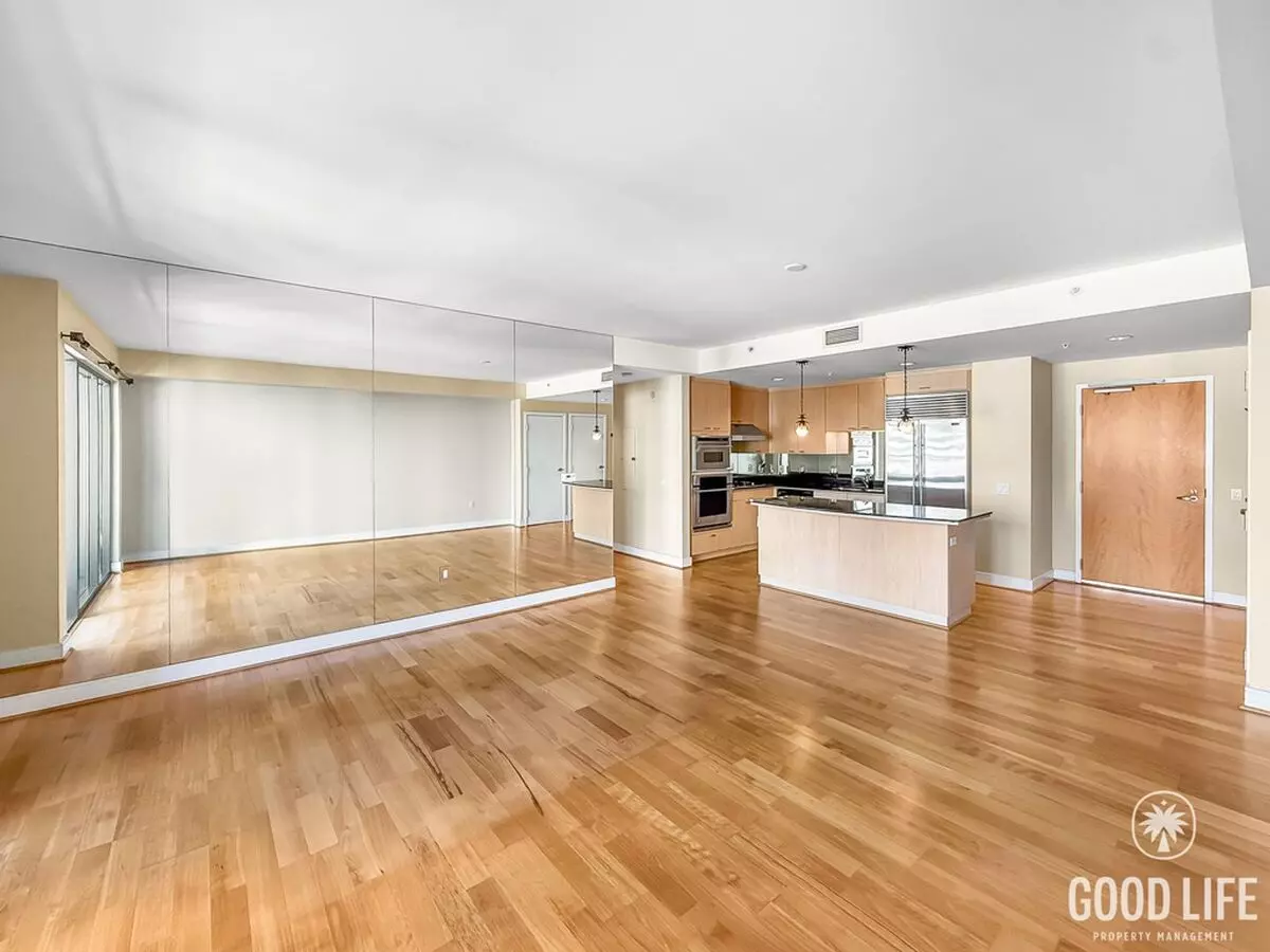 Downtown Luxury Living – 2B Condo With City Views! photo 3