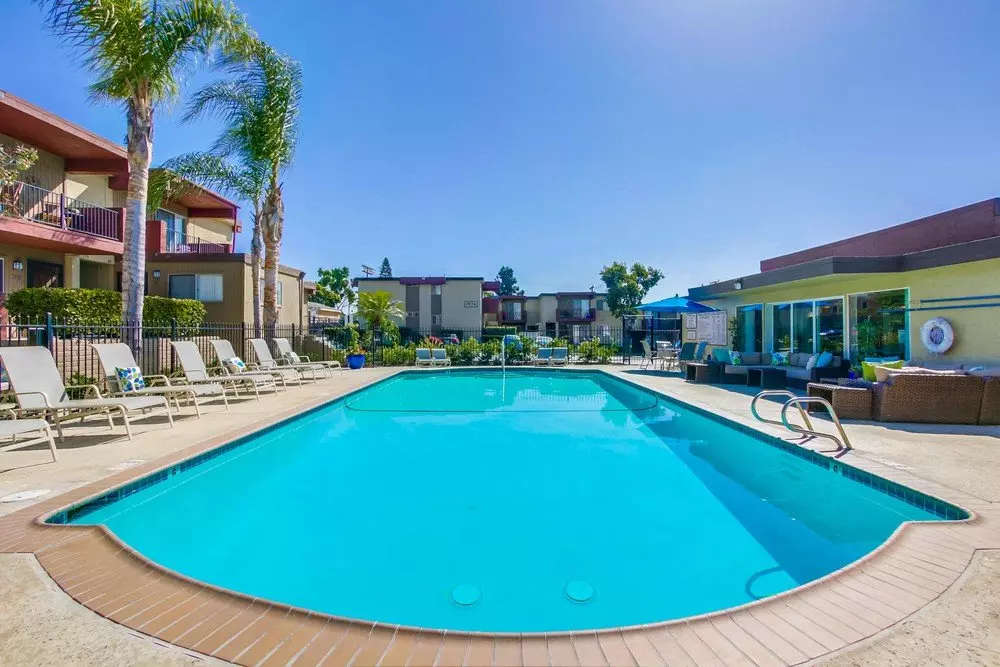 Mesa Vista Apartment Homes photo 2