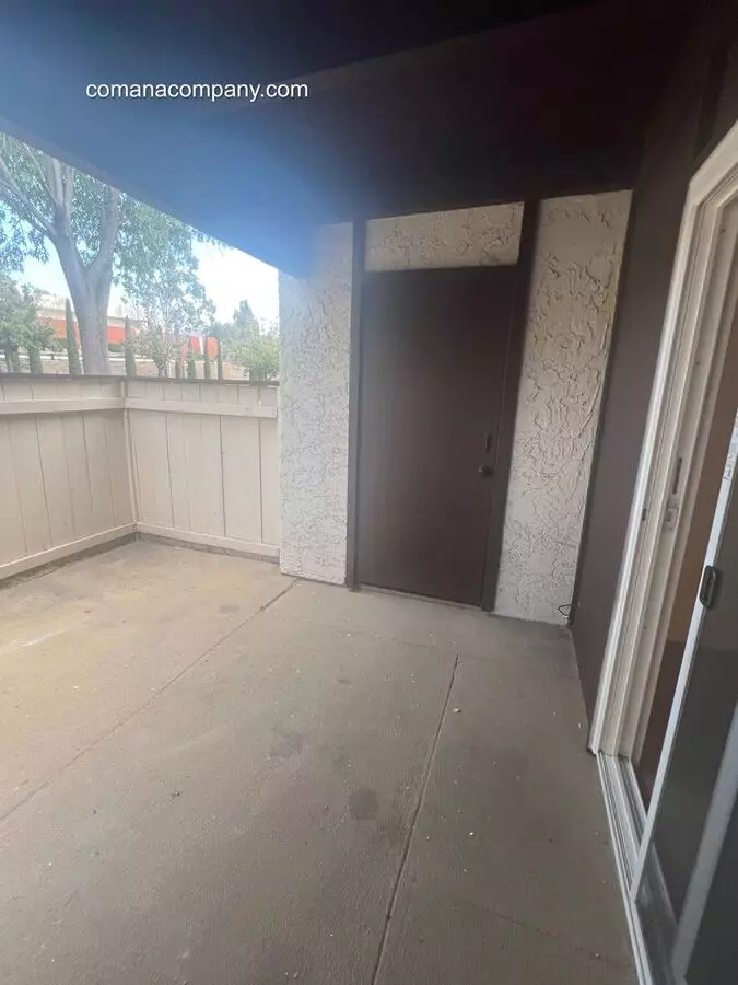 Beautiful 2 Bedroom Condo photo 2