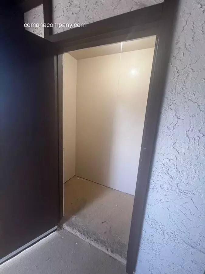 Beautiful 2 Bedroom Condo photo 3