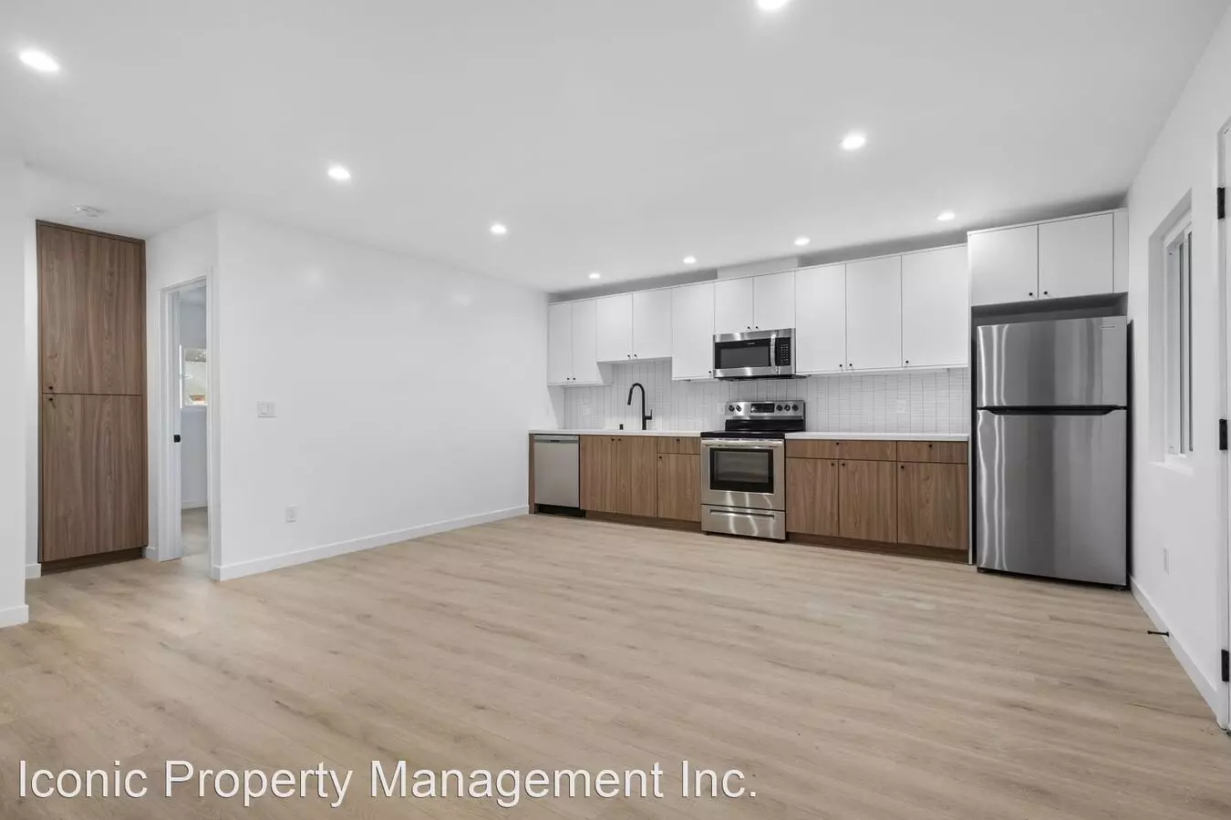 Modern South Park Living photo 3