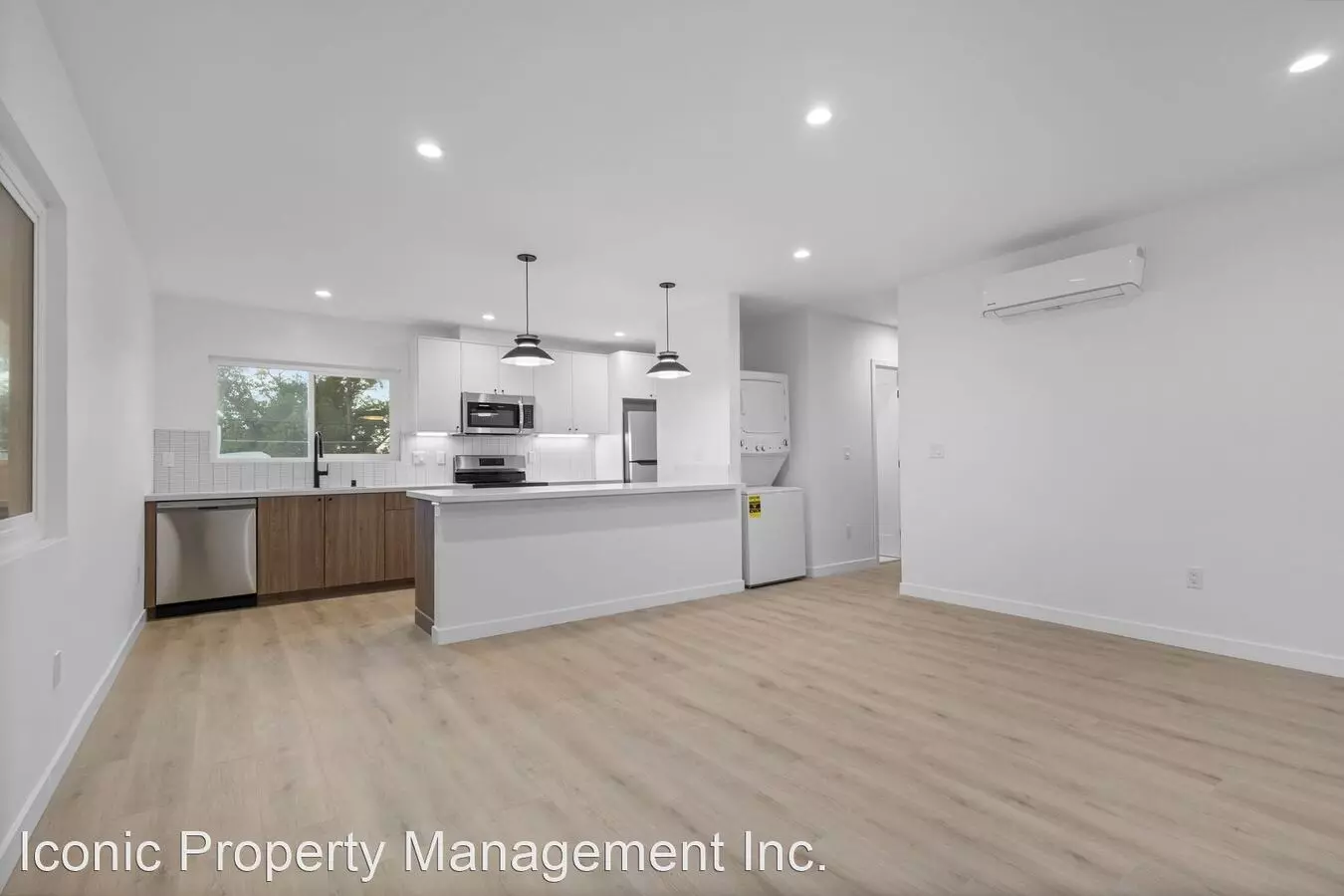 Modern South Park Living photo 4