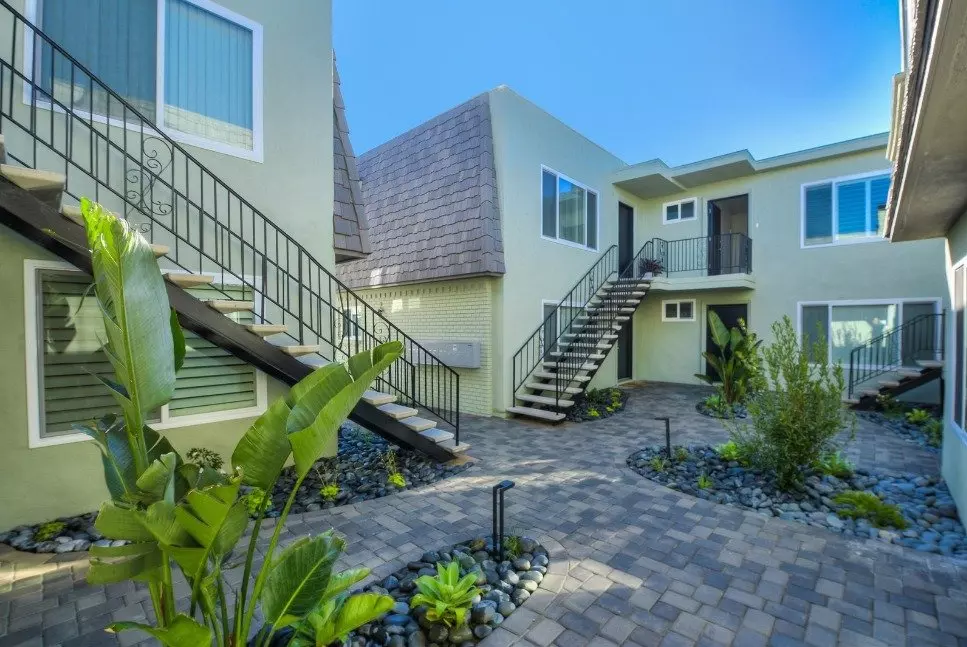 Live Near Ocean Beach! photo 4