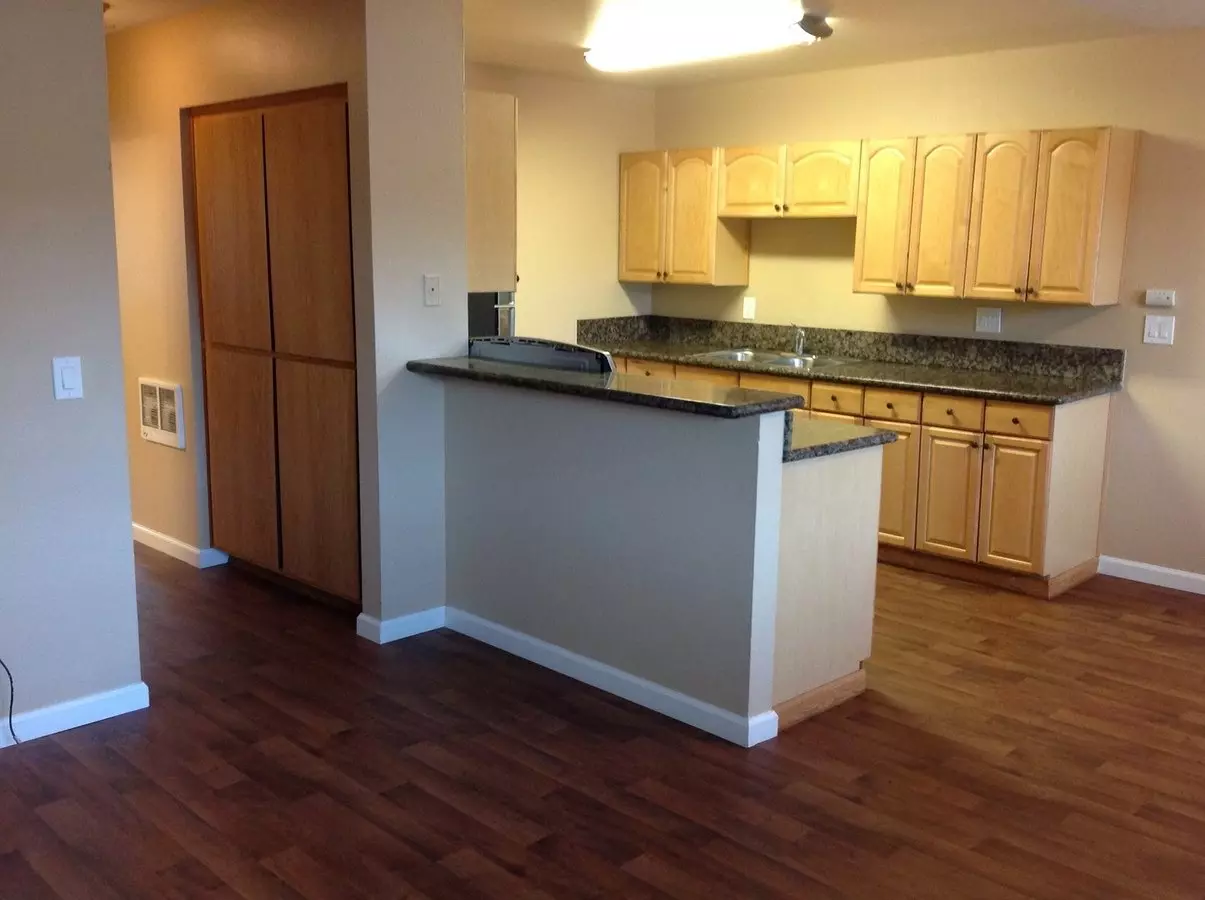 202 Willie James Jones Ave photo 5