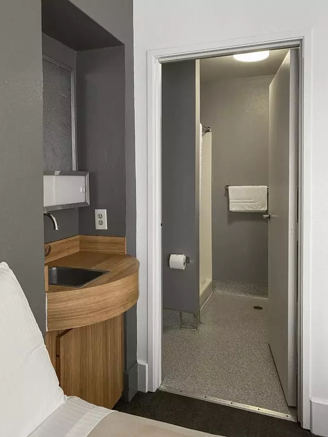 Paris Hotel – Residential photo 2