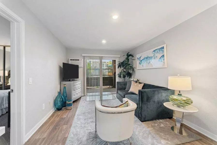 Pointe Luxe Apartment Homes photo 5