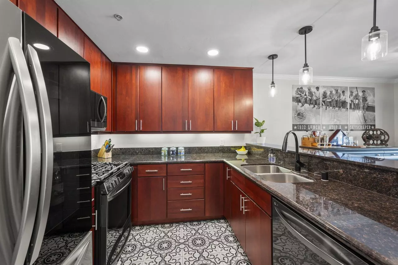 Stunning Condo With Downtown Views – Prime San Diego Location! photo 5