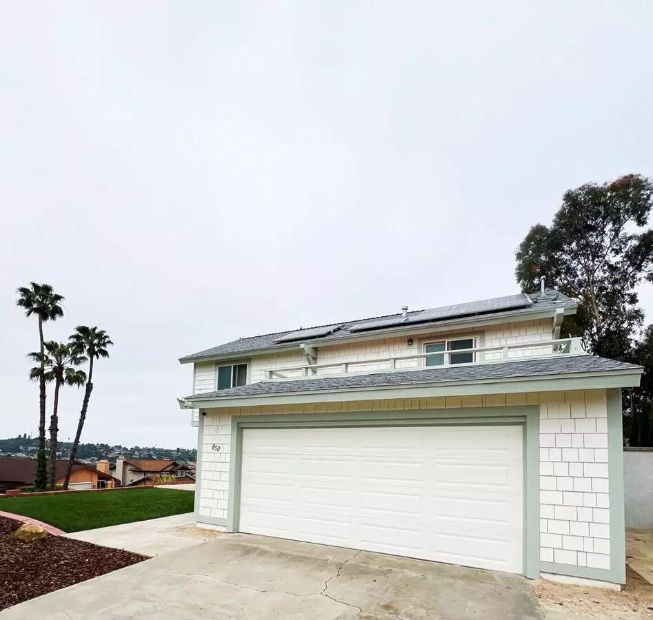 Stunningly Upgraded 3 Bed/2.5 Bath Home photo 2