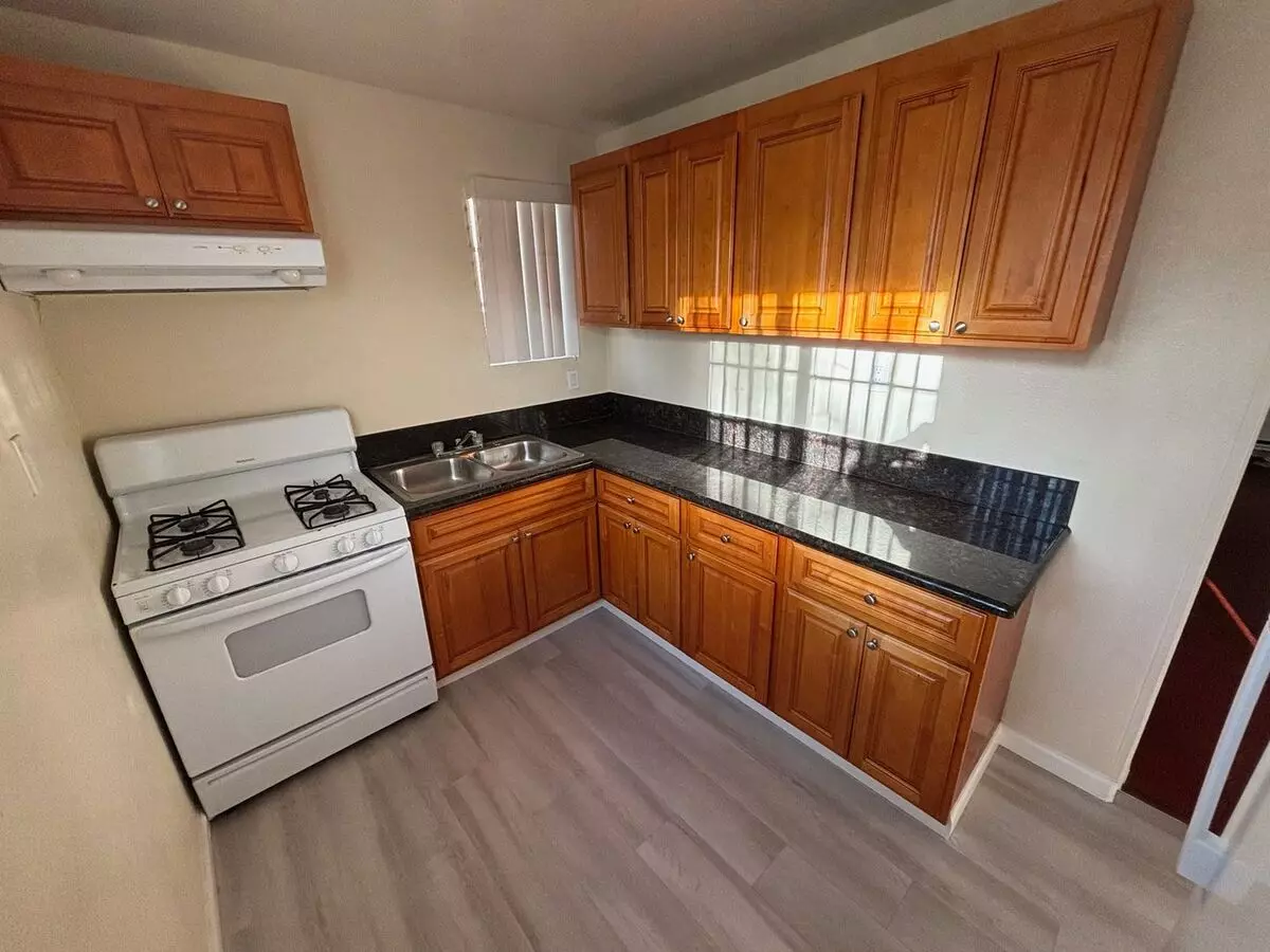 Park View Apartments In The Heart Of San Diego! photo 4