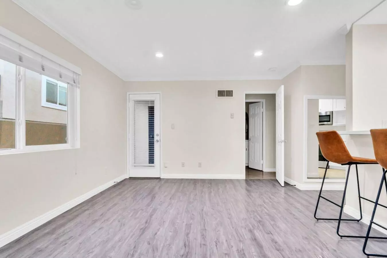 Beautiful One Bedroom/one Bath In The Verano Community At Utc! Close To So Much! photo 2