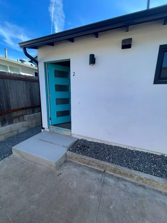 3363 A St photo 3