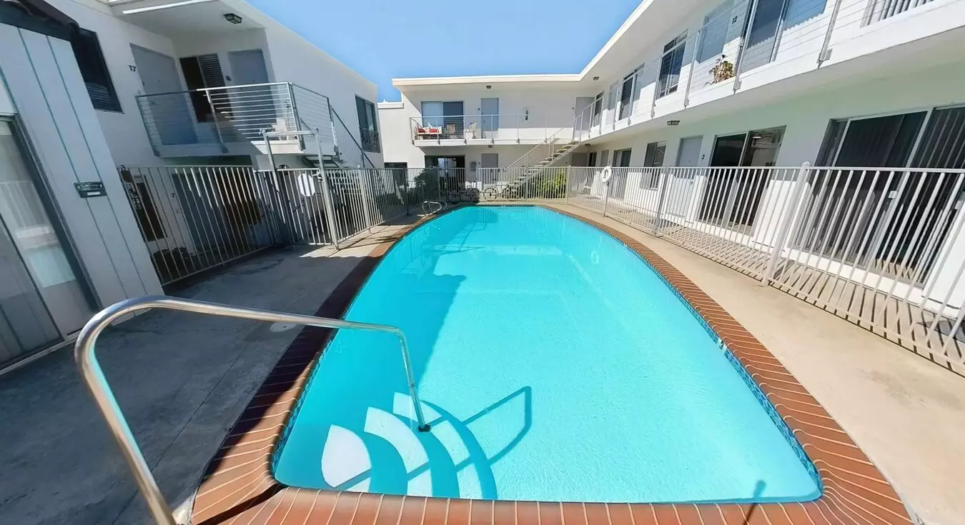 University Crest Apartments photo 2