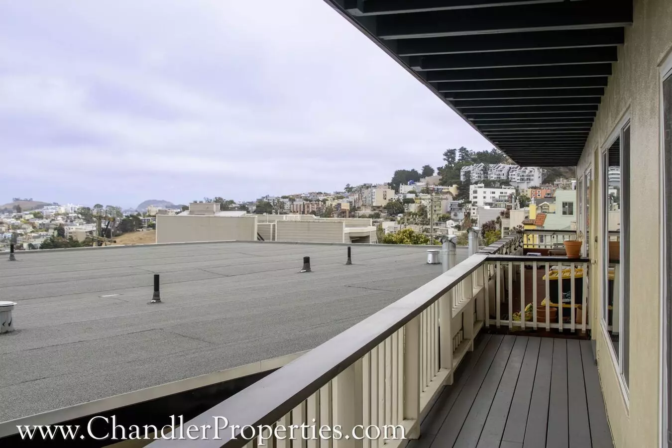 1 Bed/1 Bath With Hardwood Floors And Views! photo 5